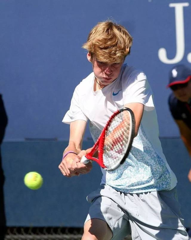 通过精确的 通过精确的