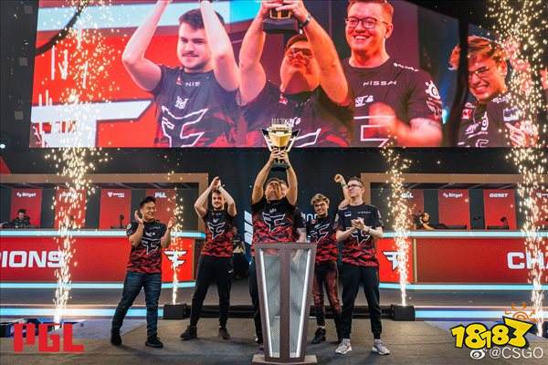 队敲响了警 队敲响了警