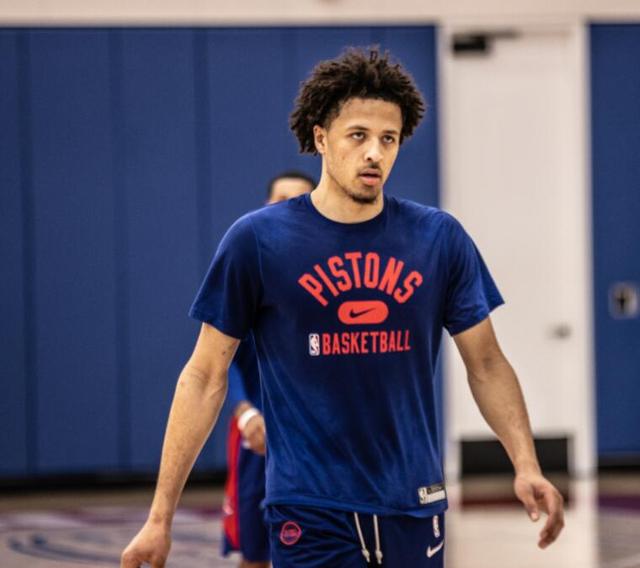 19岁法国后防神童横空出世，身价只有1500万欧，4大欧洲豪门疯抢